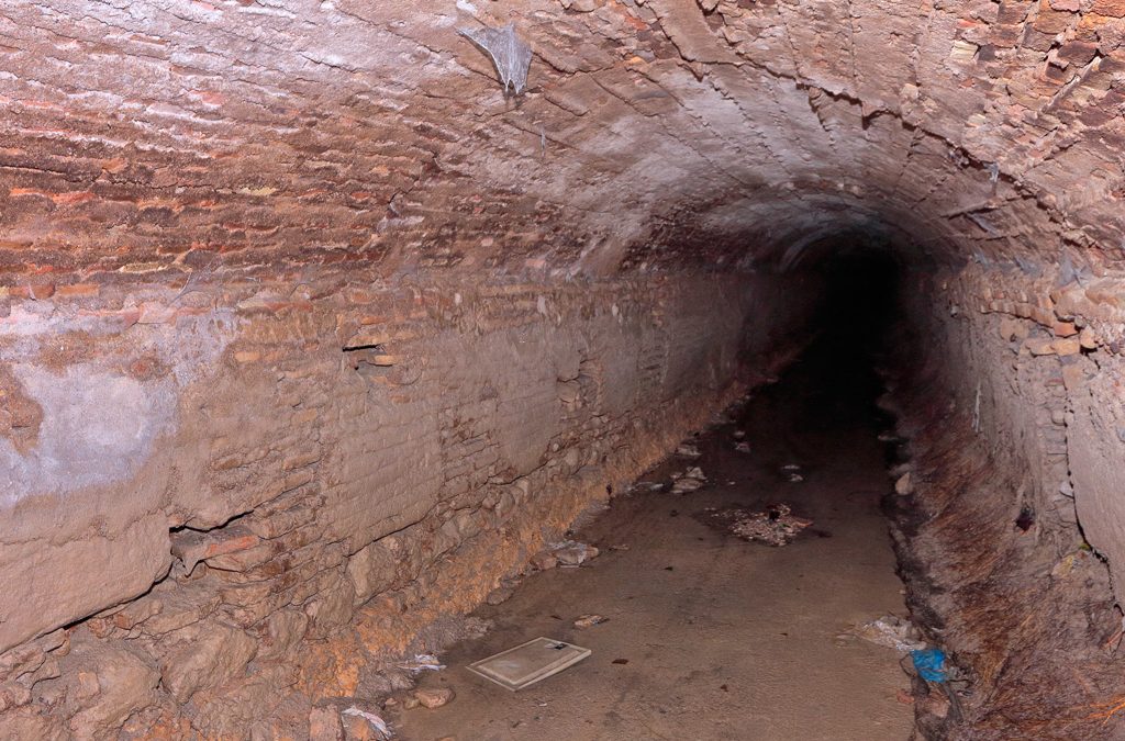 Un viaje subterráneo por la acequia mayor Aljufía (Murcia)