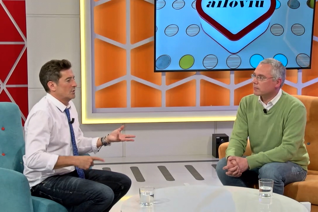 Antonio Hidalgo y Jerome van Passel en el programa Ailoviu de la 7 RM TV