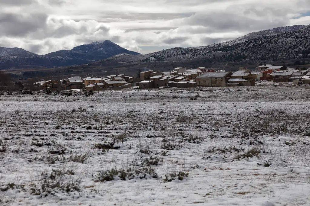 El pueblo de El Sabinar nevado