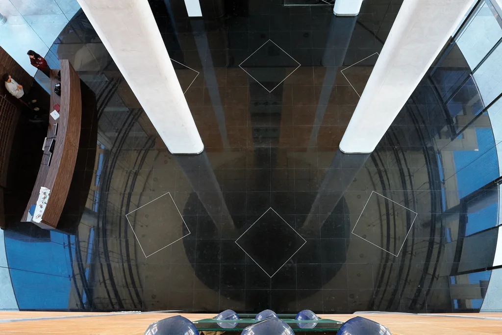 Hall de entrada de Torre Proconsa en 2009