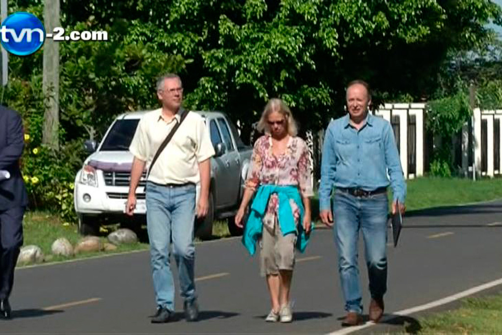 Jerome van Passel y los padres de Kris Kremers Jerome van Passel y los padres de Kris Kremers