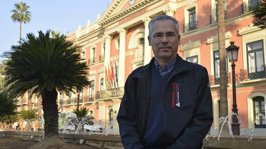 Un extranjero como pedáneo Un extranjero como pedáneo